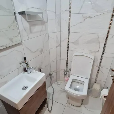 Cozy 2 Bedroom Near Mosque Appartement *